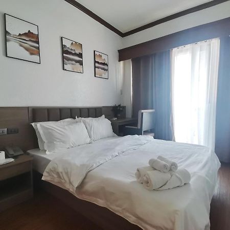 Passion Makati Apart otel Makati City Dış mekan fotoğraf